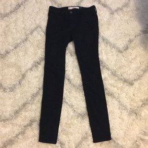 Women’s Black hollister low rise  skinny jeans